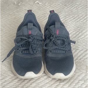 Adidas sneakers size 6